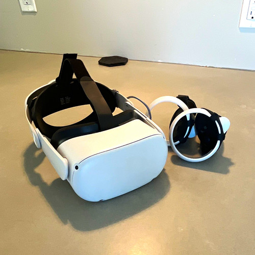 Meta quest headset - meta,