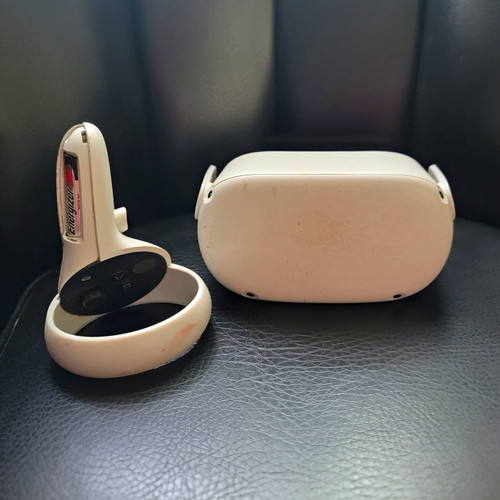Oculus quest right - 2,